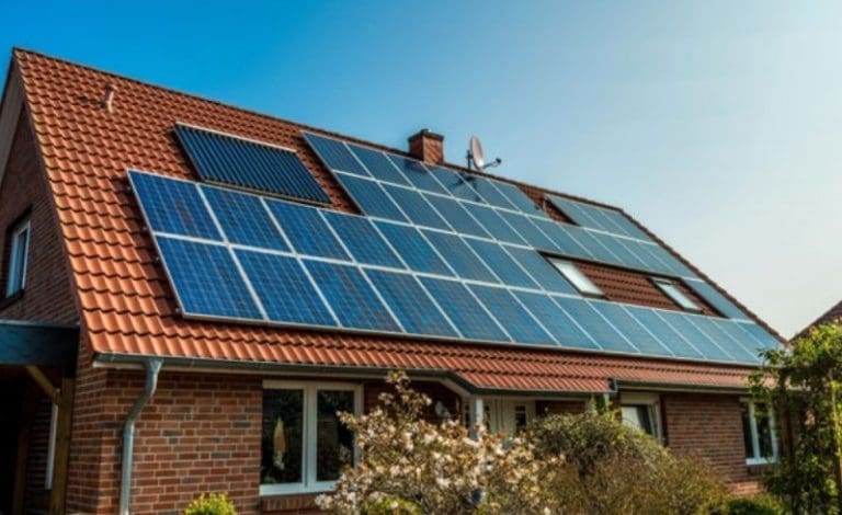 Znate li koliko košta postavljanje solarnih panela za domaćinstvo koje plaća račun za struju do 100 KM?