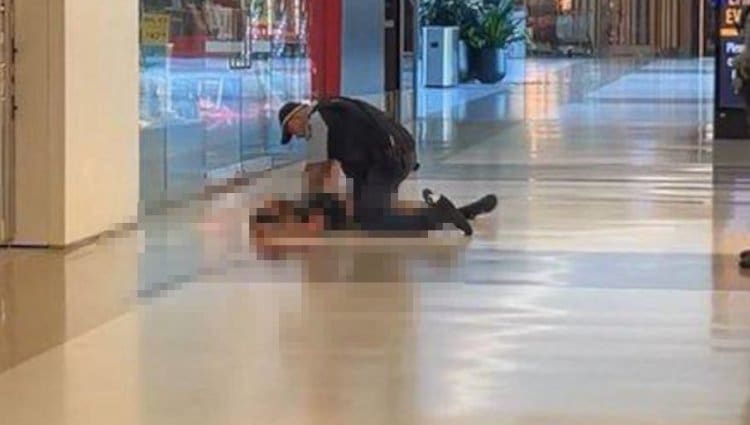 Jezivi prizori iz tržnog centra u Sidneju!”Najmanje 4 osobe ubijene u napadu nožem” (VIDEO)