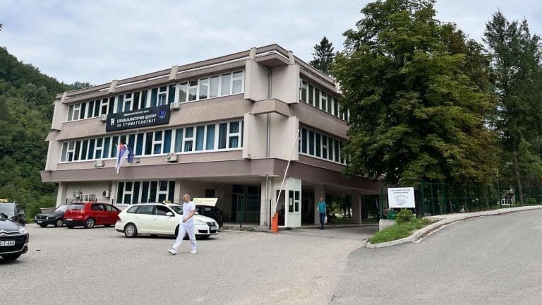 Ginekolog za porođaj uzeo 400 KM, pa nakon pada bebe pocijepao novac!