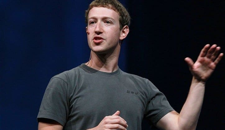 “S NJIM NEMA ŠALE” Zuckerberg spreman za borbu u kavezu, objavio sliku s dva MMA borca