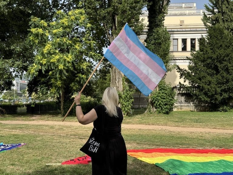 Federalno Ministarstvo zdravstva koči pojednostavljivanje procesa promjene oznake spola u ličnim dokumentima