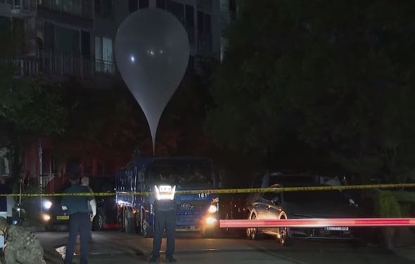 Sjeverna Koreja poslala 720 BALONA SMEĆA u Južnu Koreju (VIDEO)