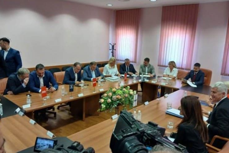 Potpisali i dogovorili se: Budžet institucija biće usvojen po ubrzanoj proceduri