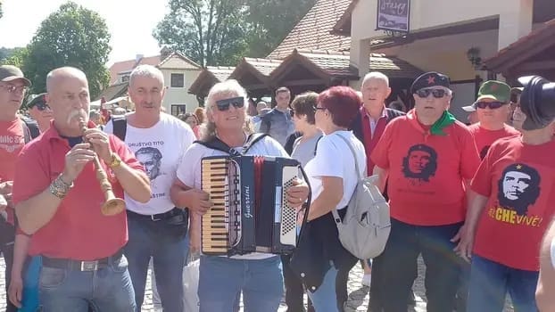 Deset hiljada ljudi na Danu mladosti u Kumrovcu