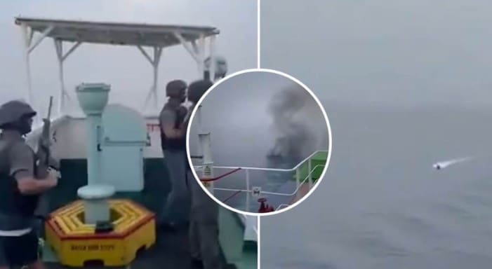 Snimak iz Crvenog mora: Huti dronom napali ukrajinski brod (VIDEO)