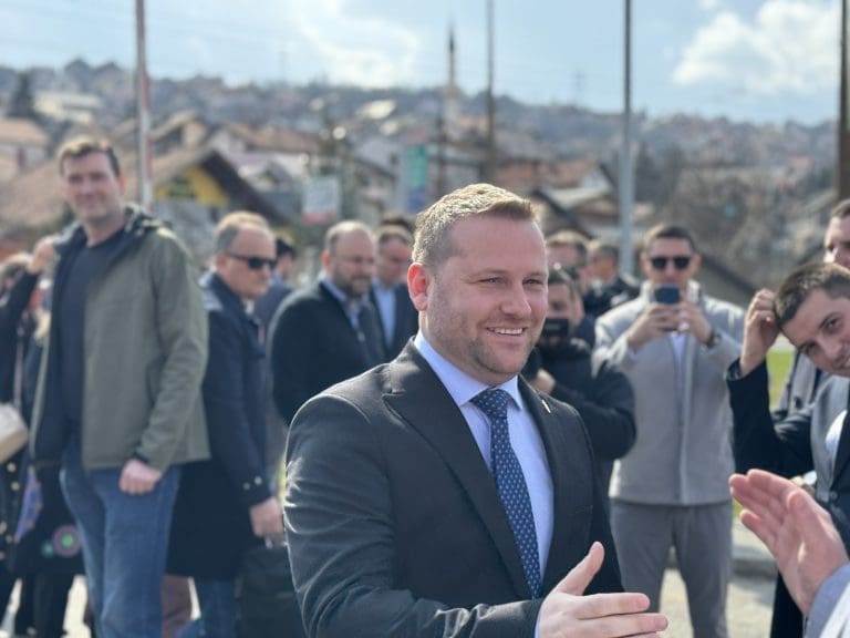 Tužilaštvo dokazuje da je neko kriv jer je poštovao zakon