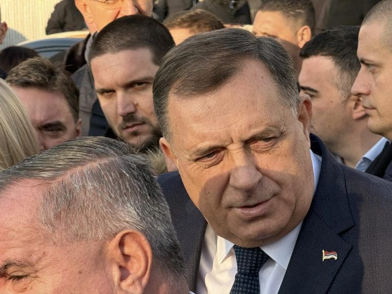 “Ko je sravnio sa zemljom Mrkonjić Grad?” Hrvatska bi sada trebala da ćuti