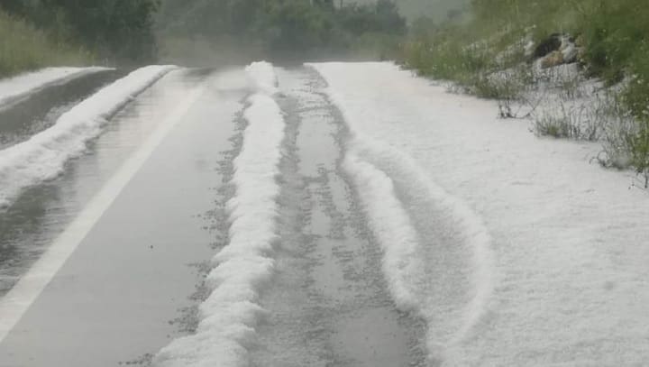 Nevrijeme u Tomislavgradu: Putevi zameteni ledom