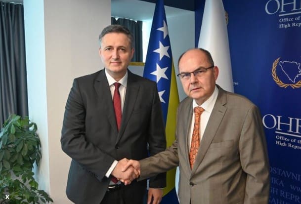 Bećirović se zbog dolaska Vojske Srbije sastao sa Šmitom