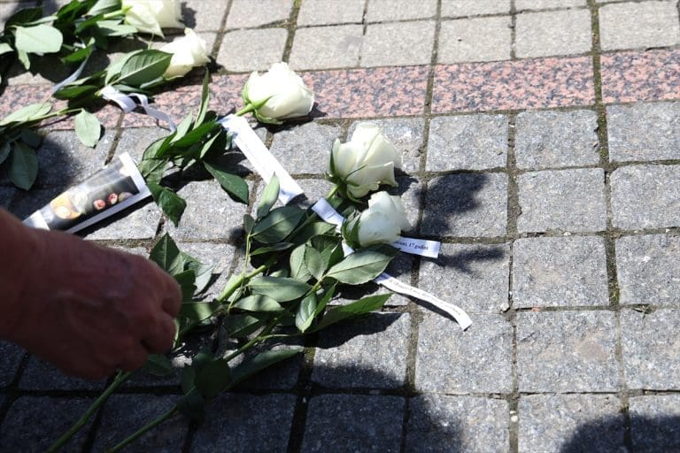 U DRUGOM PLANU: Dan bijelih traka