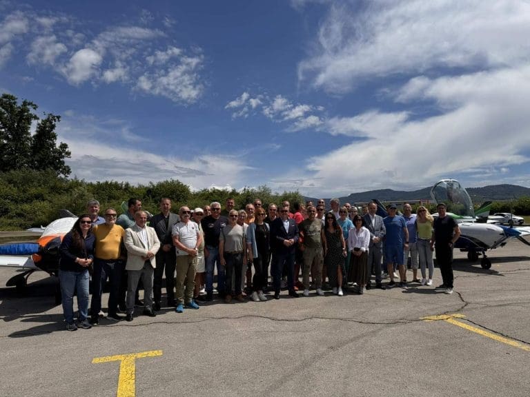 U Živinice, grad milionera, u svojim privatnim avionima, sletjelo 17 njemačkih milionera