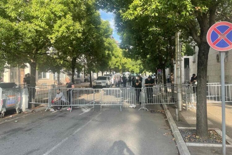 Protesti u Podgorici zbog rezolucije o Srebrenici