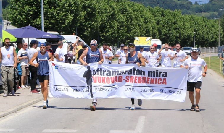 Ultramaratonci iz Vukovara stigli u Potočare: “Ovo ovdje me slomilo”