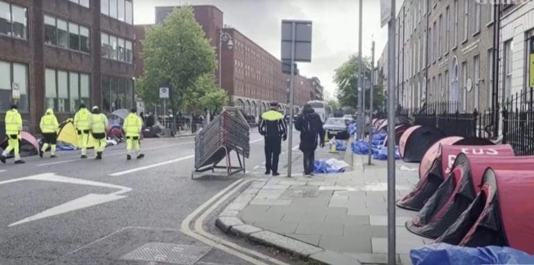 Pogledajte kako izgleda Dublin: Šatorska naselja ispred luksuznih radnji