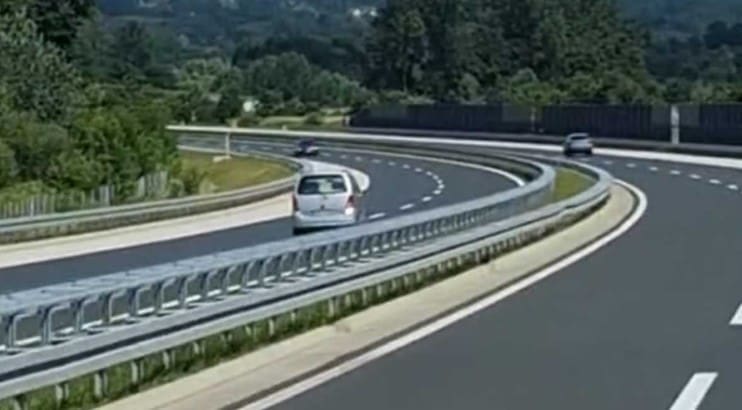 Auto-put “9. januar”: Novi slučaj opasne vožnje u suprotnom smjeru (VIDEO)