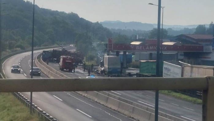 Detalji saobraćajne nezgode u Trnu: U požaru dva kamiona povrijeđena jedna osoba