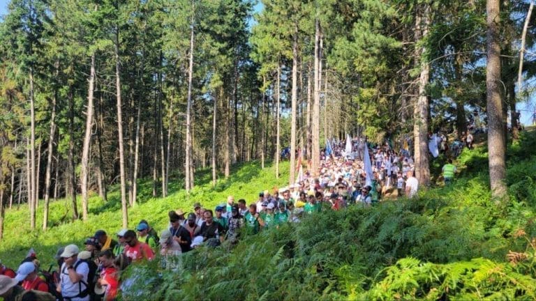 Marš mira krenuo iz Nezuka prema Potočarima, ove godine oko šest hiljada učesnika