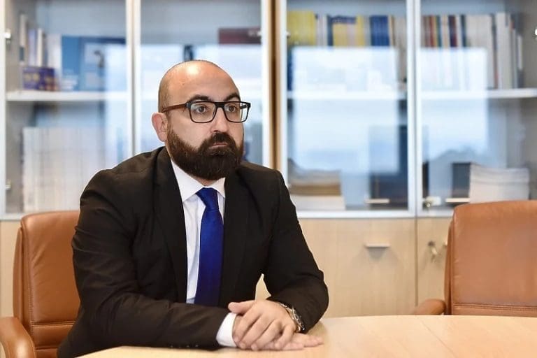 Omogućeno odlukama Šmita: Zamjenik ministra finansija CIK-u obezbijedio još 4,1 milion KM