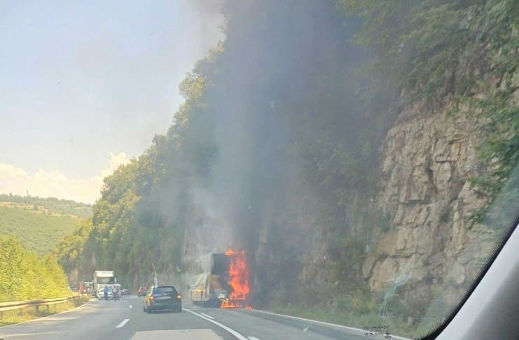 Drama na putu Banjaluka – Mrkonjić Grad: Autobus u plamenu