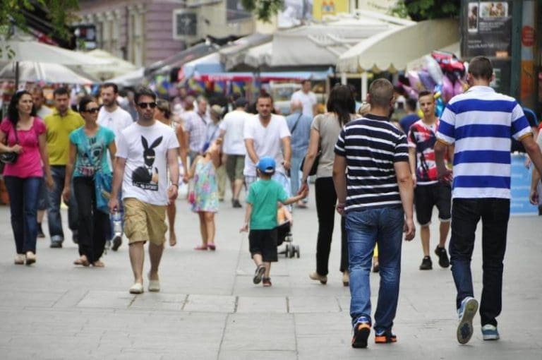 Demografski slom: Za 6 godina 33.704 penzionera više, djece sve manje