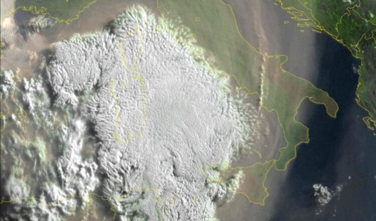 Oblak pustinjske prašine se širi, pogledajte satelitske snimke