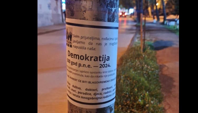 U više gradova Republike Srpske osvanule smrtovnice.  Evo šta u njima piše