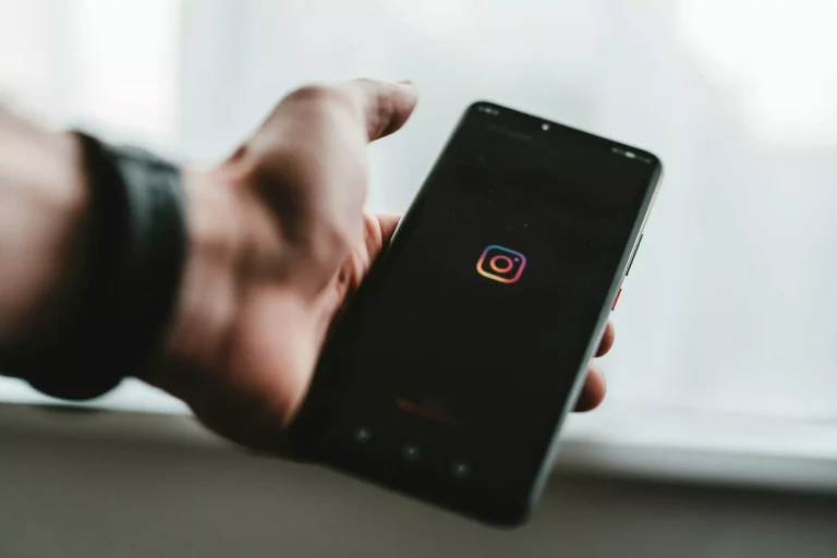 PAO INSTAGRAM: Brojni korisnici širom svijeta prijavljuju probleme sa mrežom