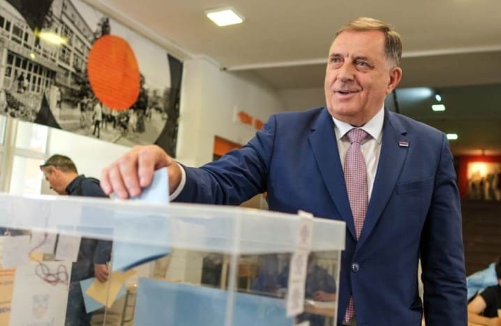 Dodik glasao na lokalnim izborima u Beogradu