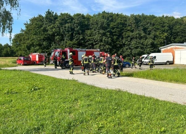 Detalji avionske nesreće u Hrvatskoj: Jedna osoba zaglavljena ispod aviona, za drugom se još traga