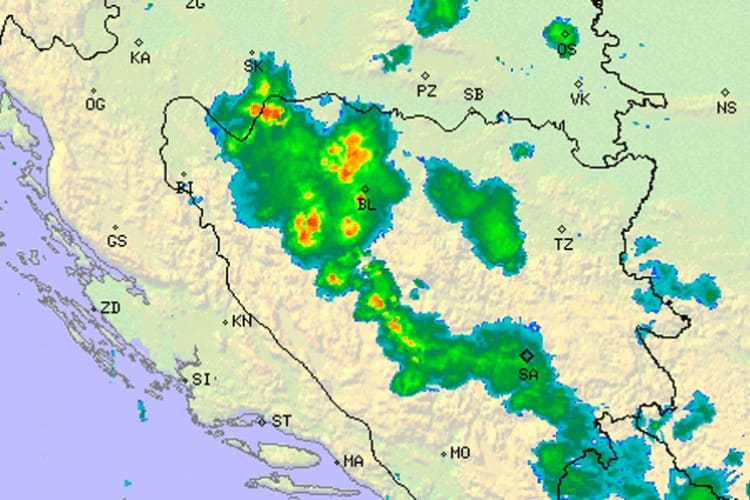 Pogledajte kako se kreću olujni oblaci, na udaru veći dio BiH