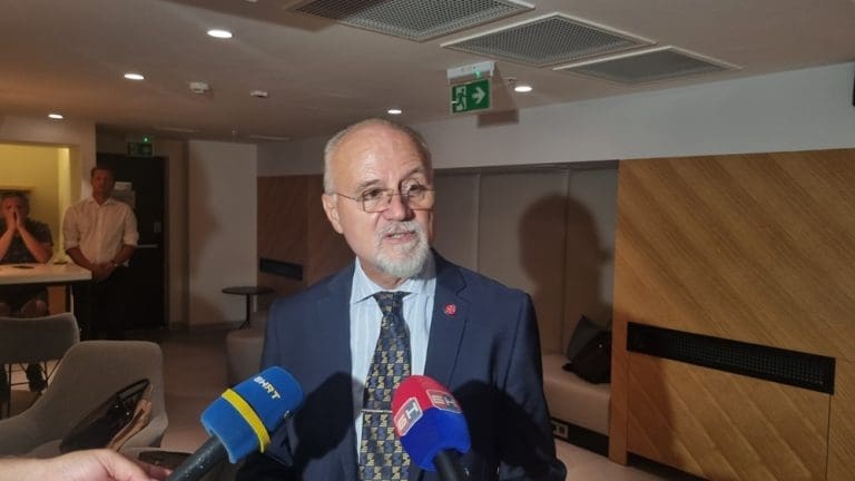 Pavlović: 550.000 KM za 9. januar je demonstracija bahaćenja