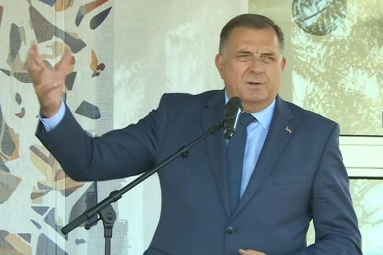 Dodik poručio: “Zahvaljujući Vučiću, Srbi sada slobodno govore!” – Srpska i Srbija na ključnom raskršću!