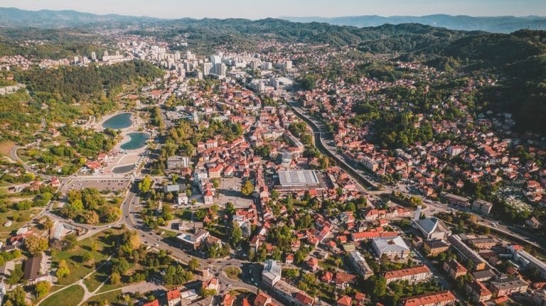 Brutalan napad u Tuzli: Muškarac teško povrijedio sugrađanina u kafiću