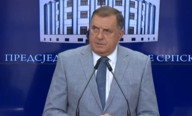 Dodik ponovo po Šmitu: Znao je da smo u Doboju, šeta se tamo kad nas nema (VIDEO)