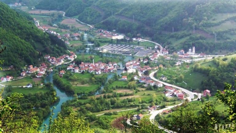 Intenzivna potraga: Nestao ribolovac na Plivi, pronađen samo čamac