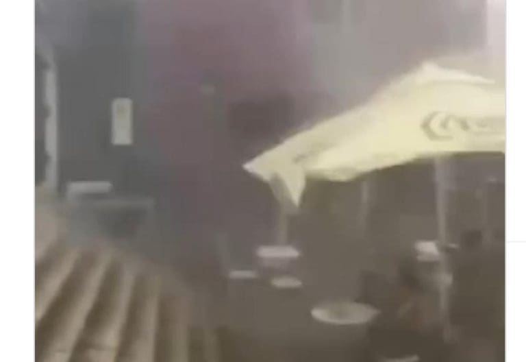 Snažno nevrijeme pogodilo Mostar: Letjeli stolovi i stolice, pogledajte (VIDEO)