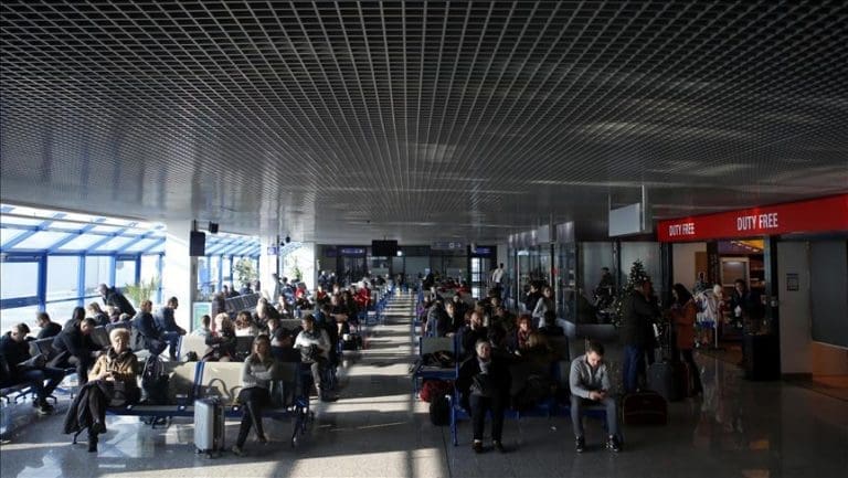 Haos na aerodromu u Beogradu: Njemica razlupala policijski auto