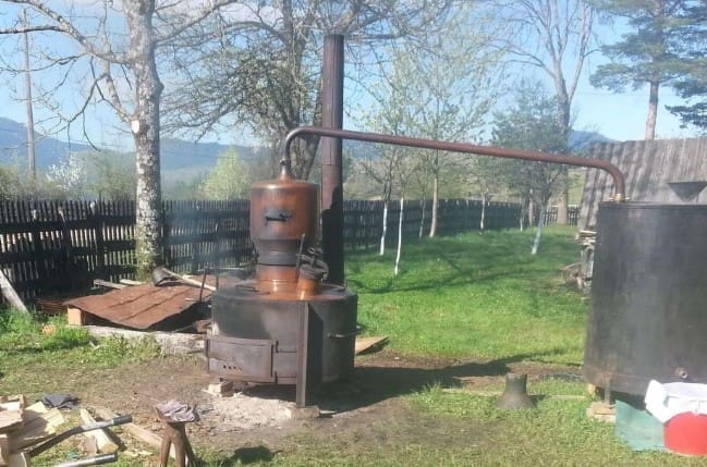 Čovjeku oduzeli dva kazana i skoro 6700 litara rakije!