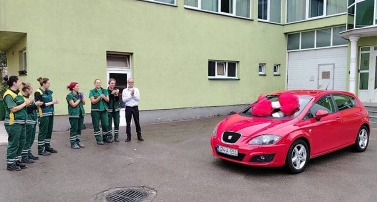 Za 20 godina lojalnosti, firma Edinu kupila automobil