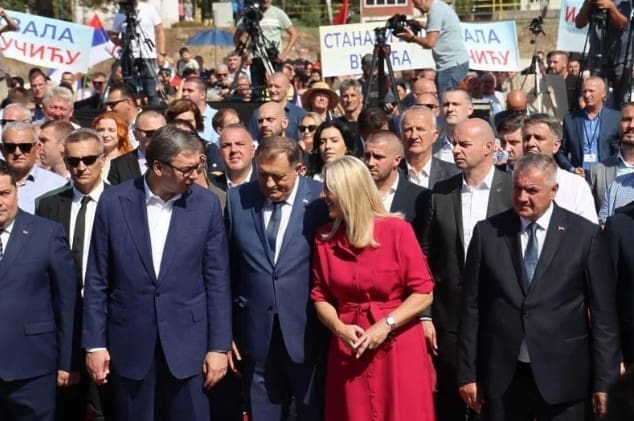 Vučić iz Stanara prozvao bh. političare: Tema smo im Dodik i ja, zašto ne pravite puteve i pruge