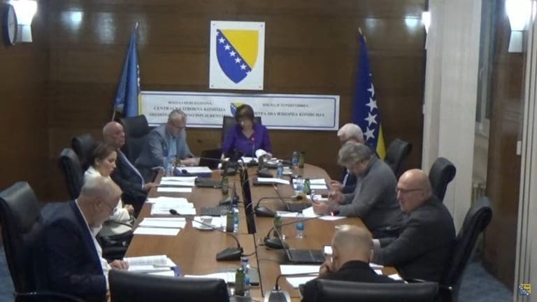 Kazne pljušte, ali pravila nisu jasna: Spor unutar CIK-a zbog preuranjene izborne kampanje