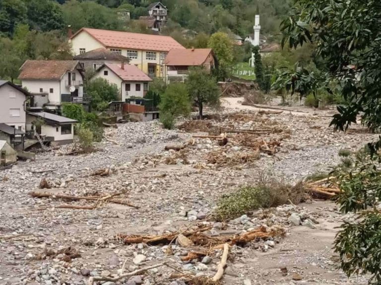 Apel za pomoć iz Neretvice: 200 ljudi bez struje, vode i lijekova