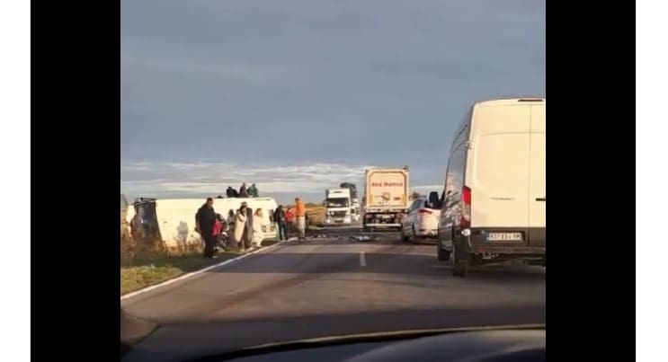 Đački autobus se sudario sa autom kod Novog Sada
