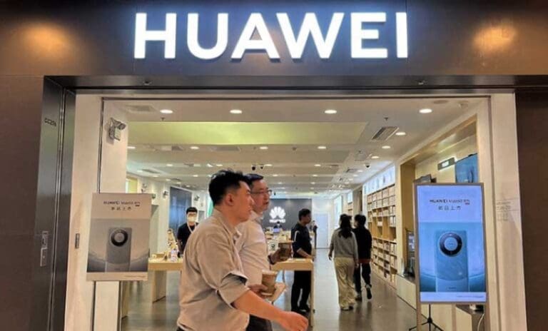 Kompanija “tjera po svom”: Huawei nastavlja da prkosi američkim sankcijama