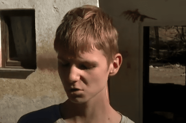 Ovo je priča o malom Jasminu (15) koji je iz bujice SPASAO OČUHA