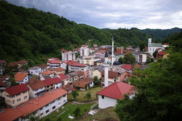Učenik iz Srebrenice napravio spisak vršnjaka koje želi da ubije? Roditelji tražili hitnu reakciju škole i policije