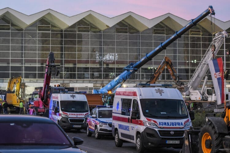 Dva glavna razloga doveli do nesreće: Kobne 23 tone srušile nadstrešnicu u Novom Sadu