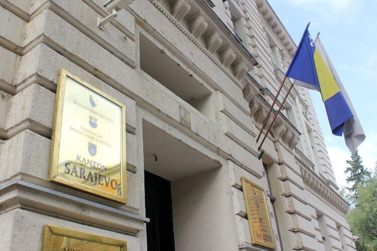 Protest studenata ispred Vlade KS