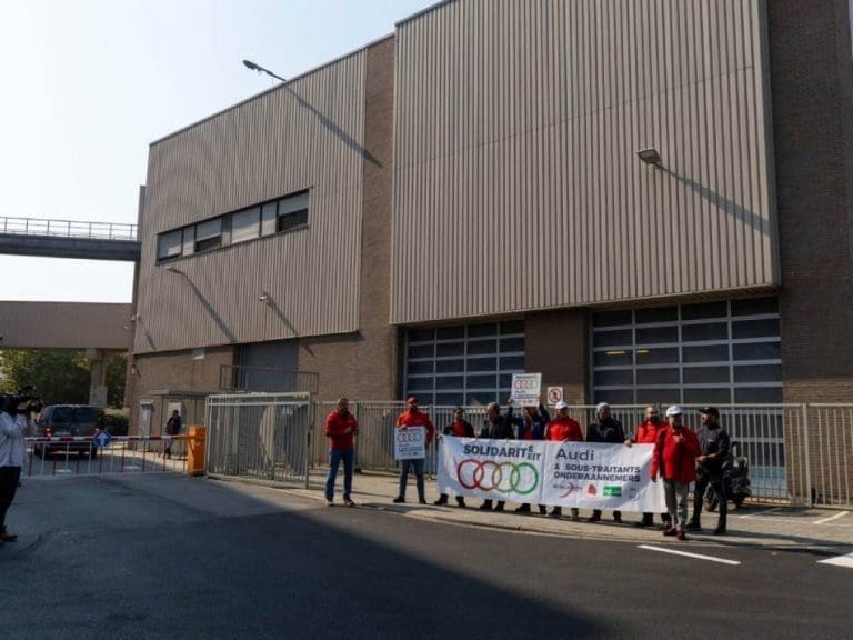 NEREDI U “AUDIJEVOJ” FABRICI: Maskirani muškarci prekinuli pregovore o otpremninama za radnike
