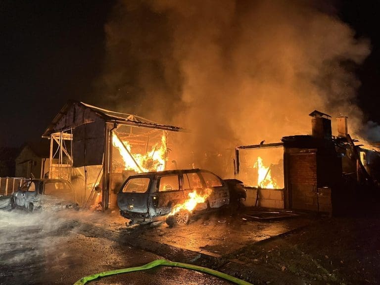Banjaluka: Veliki požar u naselju Budžak/Lazarevo, povrijeđena jedna osoba